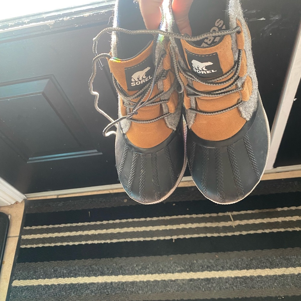 Sorel Brown and Black Boots